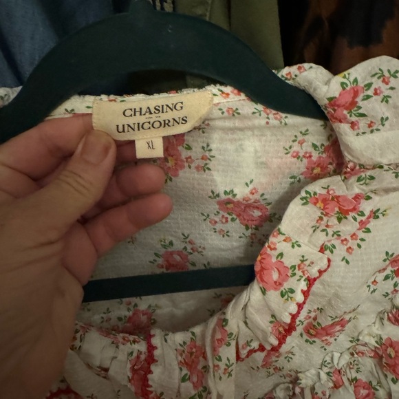 Chasing Unicorns Floral Puff Sleeve Top - Red and White - Picture 3 of 6